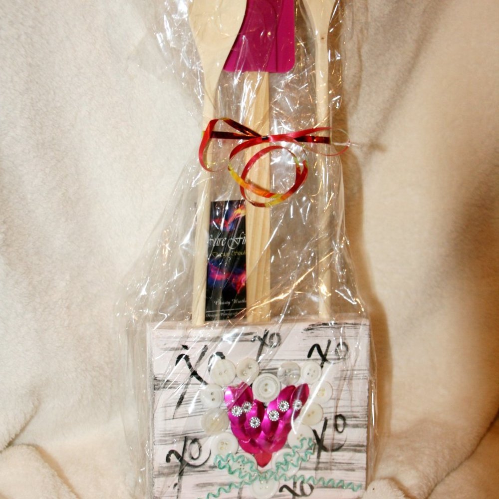 XOXO Handmade Cooking Set.